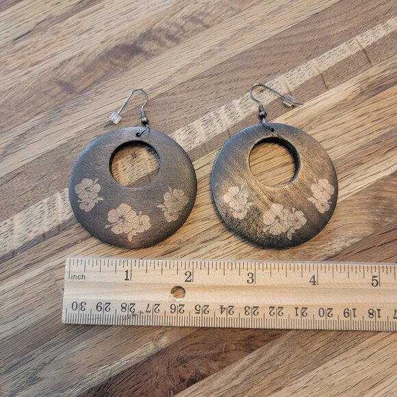 2" Floral Wooden Disk Earrings w Antiqued Bronze French Hook - Picture 6 of 8